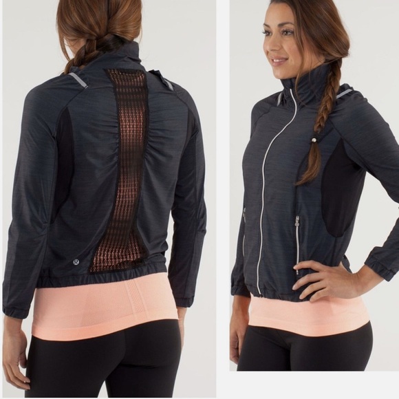 lululemon athletica Jackets & Blazers - Lululemon Run Nada Jacket 6 Navy Black Cropped Mesh Reflective Jacket